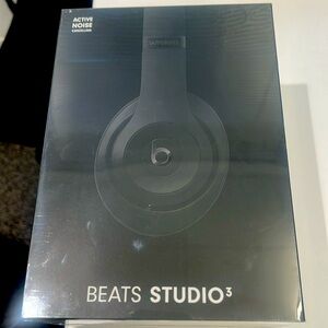 NWT Beats Studio3 Wireless Noise Cancelling Over-Ear Headphones (Black)
